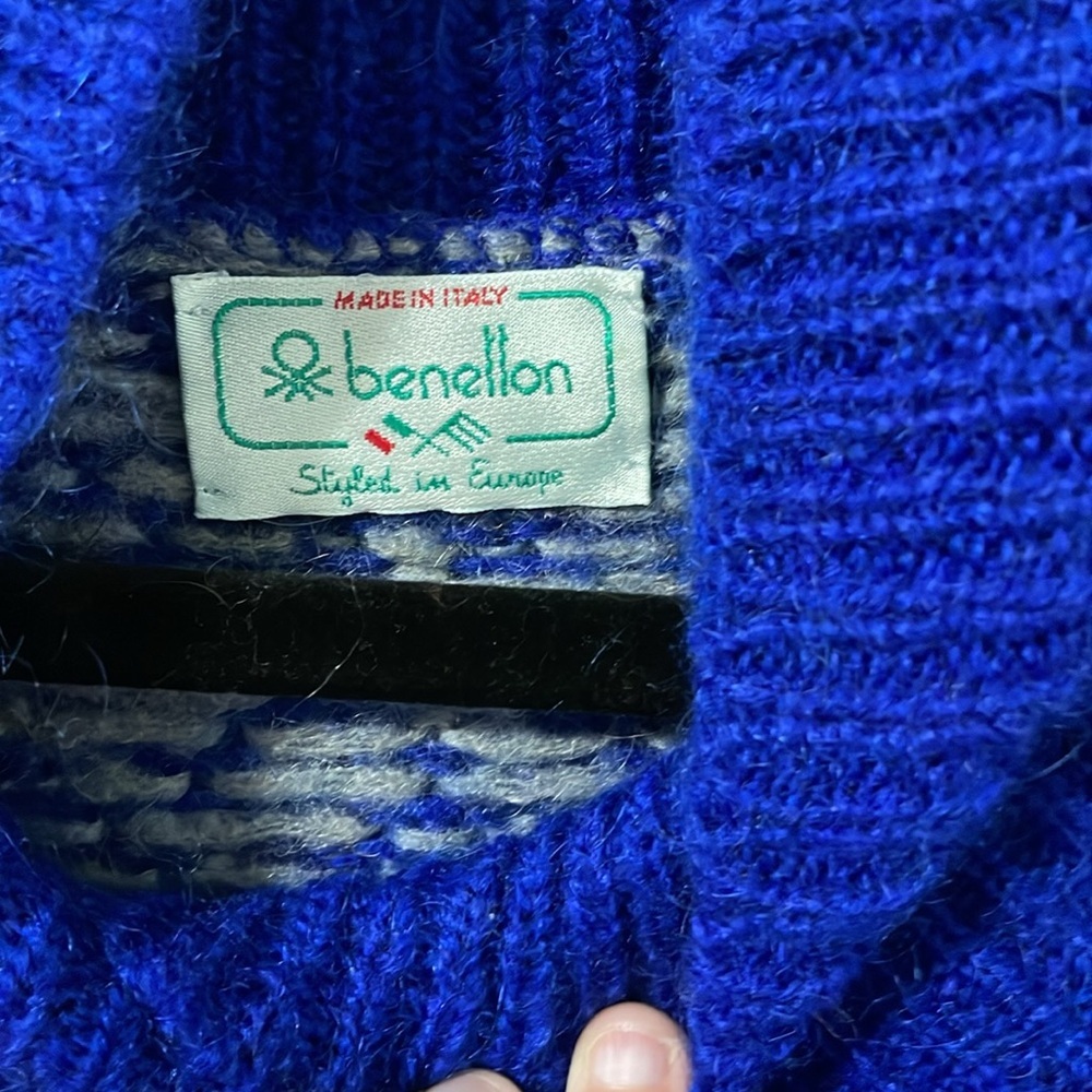 Benetton Vintage Asymmetrical Snowflake Pattern Sweater (Fits Like A Large/XL) - Picture 2 of 6